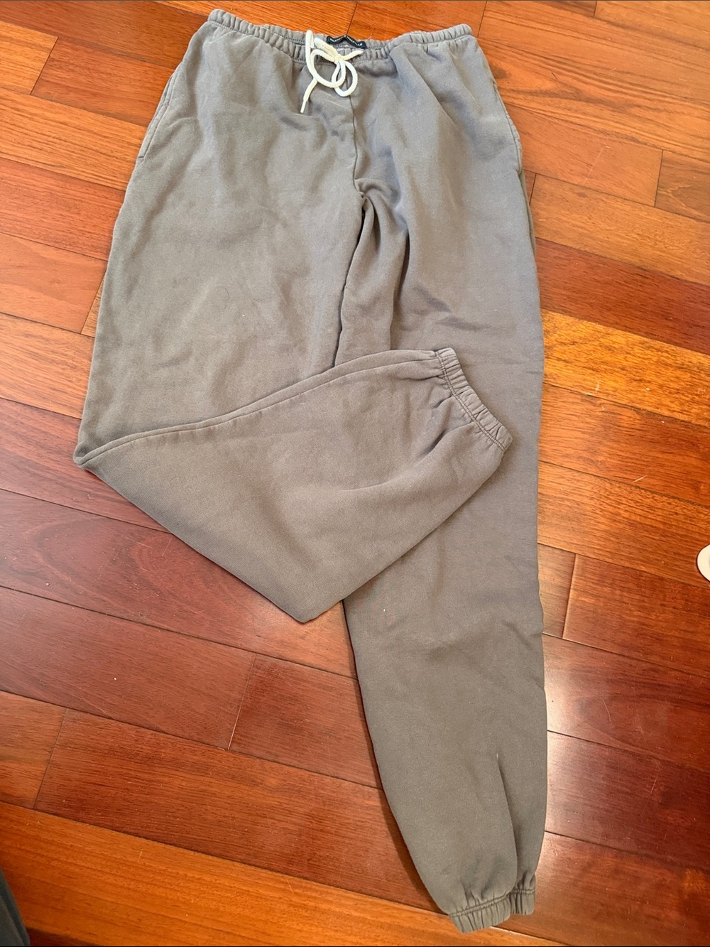 Brandy Melville Gray Drawstring Sweatpants - Casual Joggers